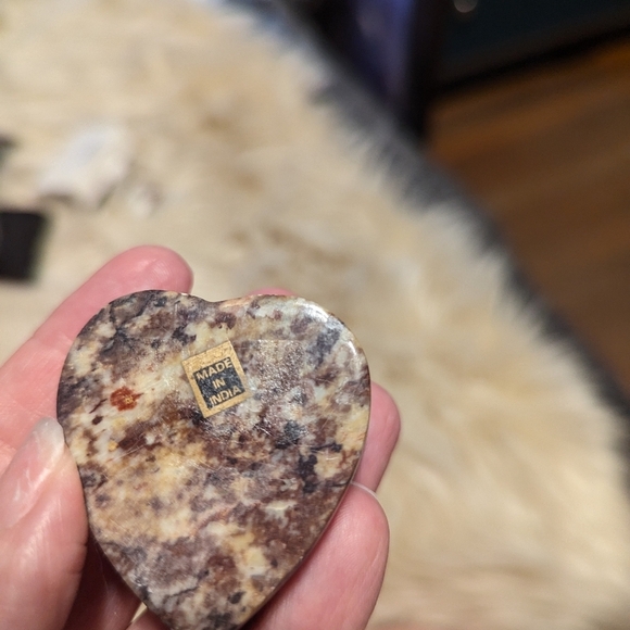 Vintage soapstone with abalone or mother of pearl  inlays trinket box - Picture 4 of 5